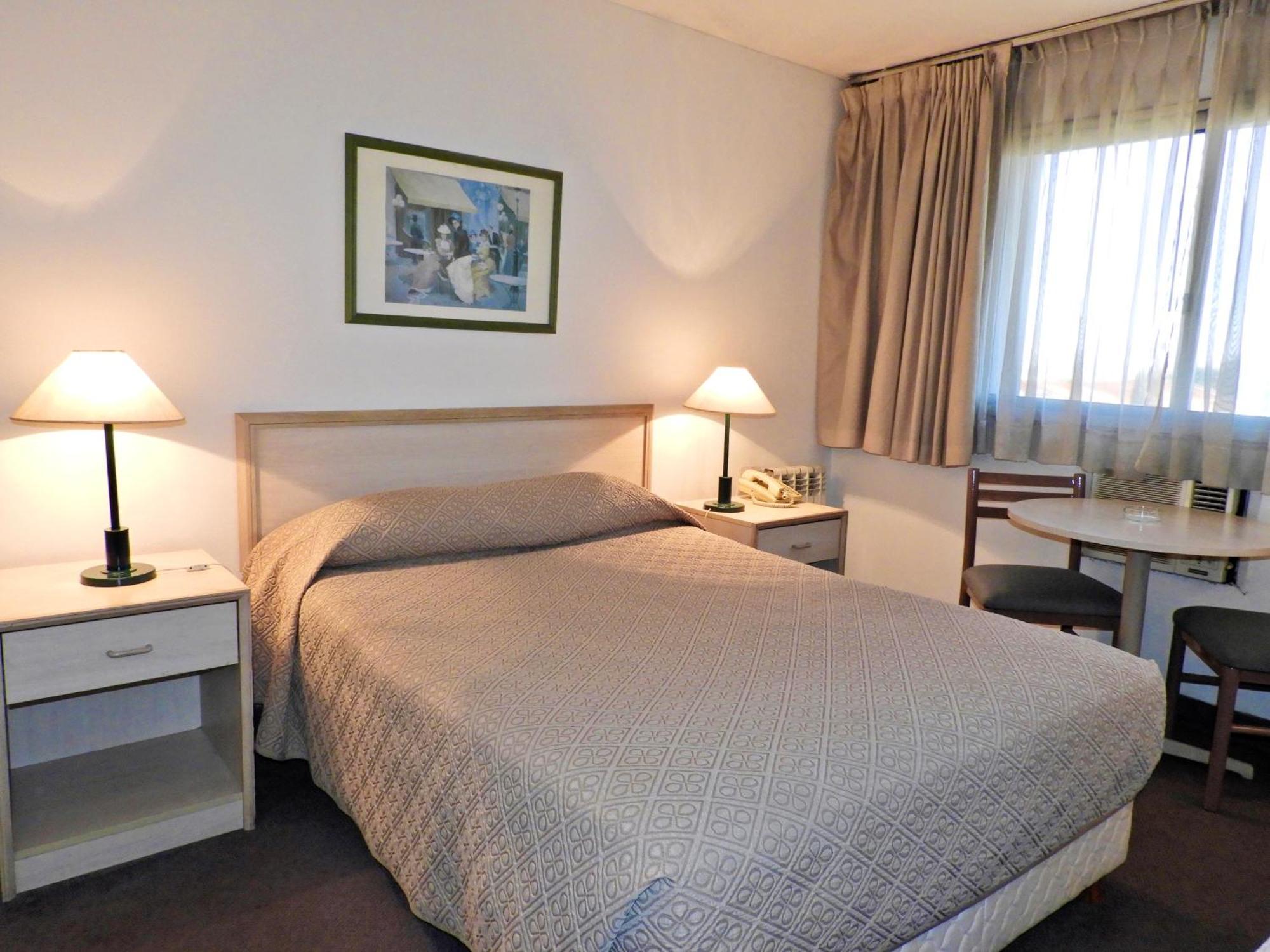 Hotel Tres Cruces Монтевидео Экстерьер фото
