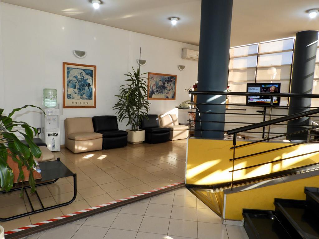 Hotel Tres Cruces Монтевидео Экстерьер фото