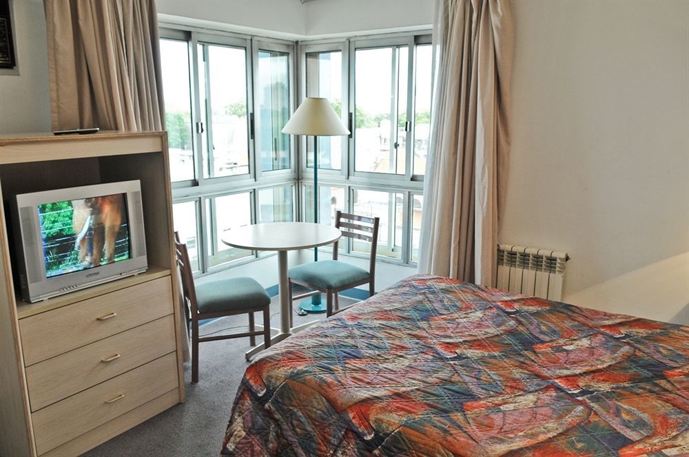 Hotel Tres Cruces Монтевидео Экстерьер фото