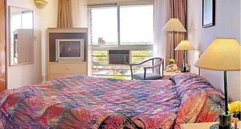 Hotel Tres Cruces Монтевидео Экстерьер фото